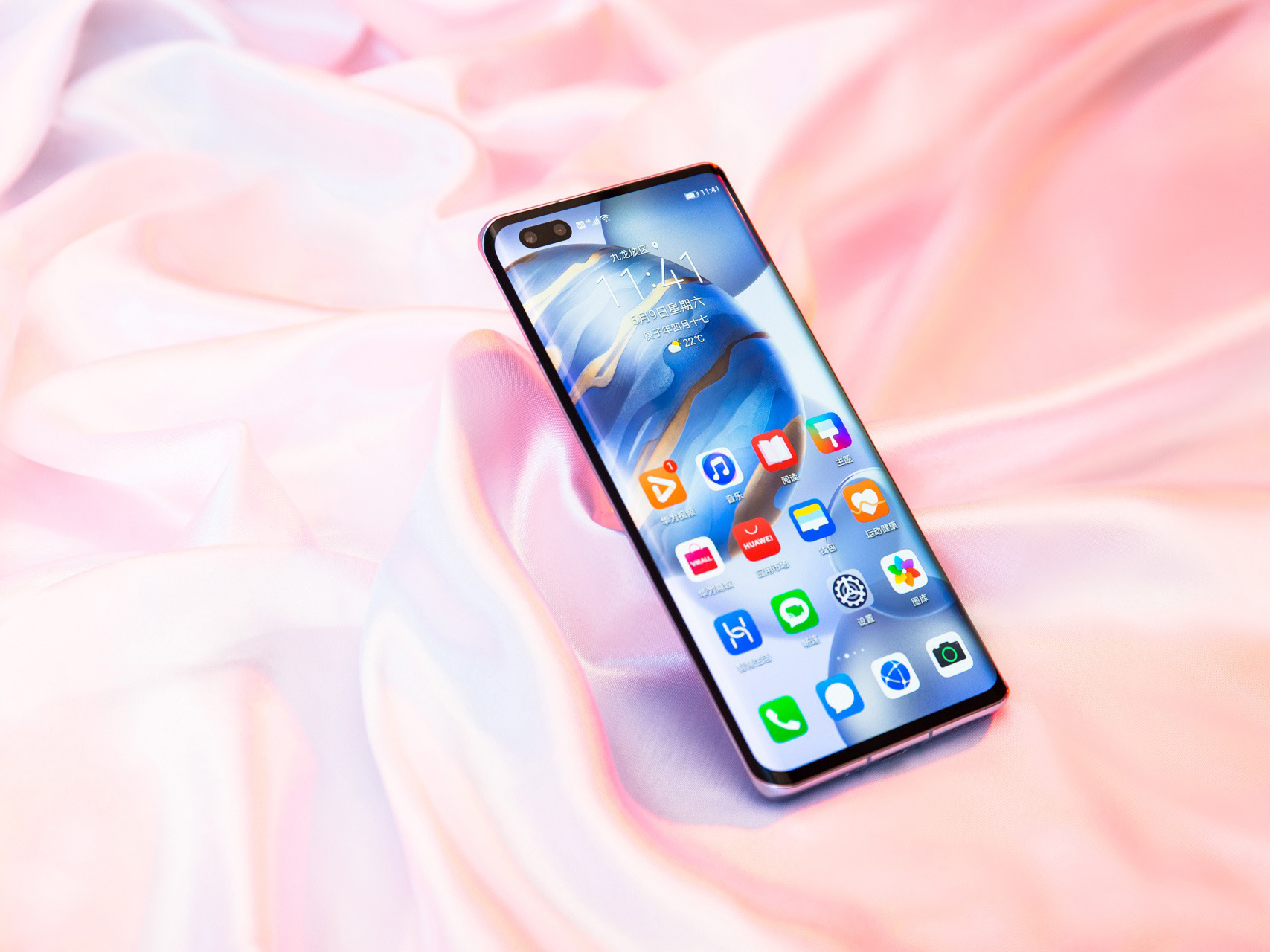 马化腾|从2999降至2272，华为50倍变焦旗舰沦为中端机，亮点槽点都很明显