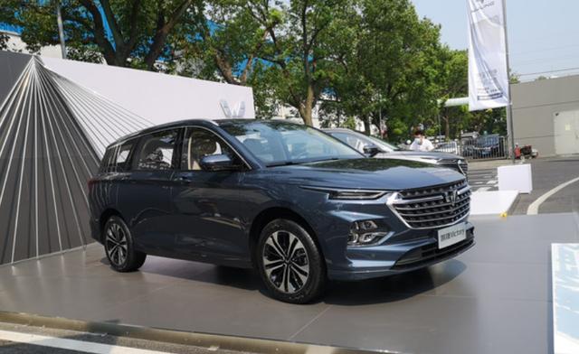 五菱|凯捷座椅空间再引注目！网友却不买账：没有侧滑门不算MPV？