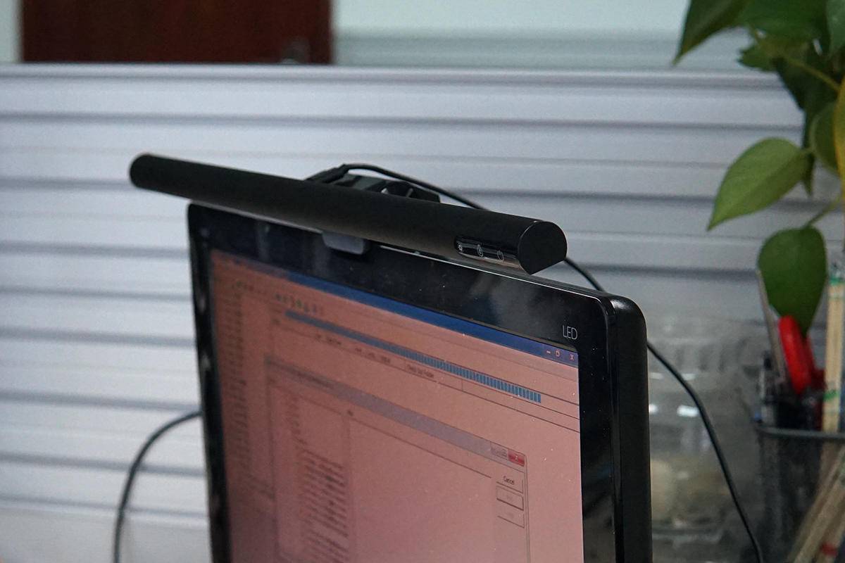 显示器|熬夜加班让眼睛少受累,桌面护眼好物推荐