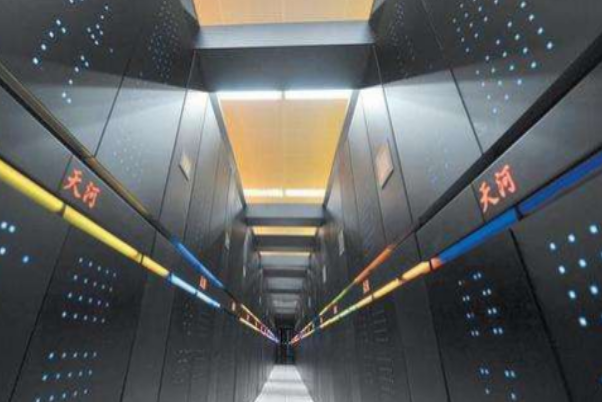 「芯片」美方实施全面制裁，中企打破技术难关，研发出最高性能的芯片