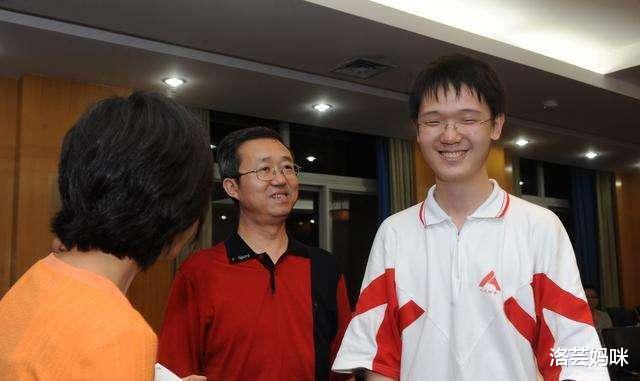 ▲高考703分遭11所大学拒收，被嘲“高分低能”的李泰伯，现状如何