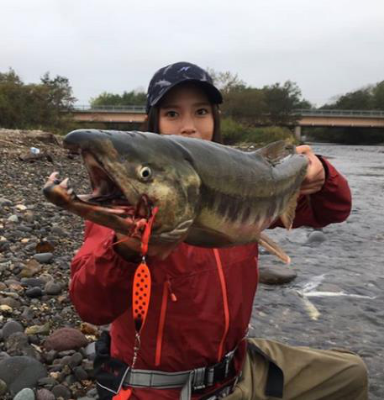 北海道|北海道版李子染住森林小屋,竟靠钓鱼生存?