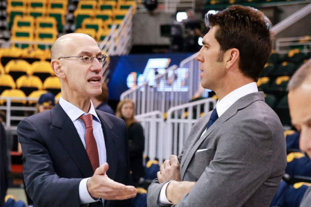 「达米恩·利拉德」无奈！NBA官宣停赛后，利拉德彻底摊牌全联盟，并承认一个事实