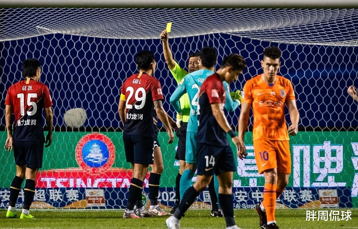 郜林|丢人!郜林反重力假摔重出江湖,深足队长360°前空翻摔出影帝