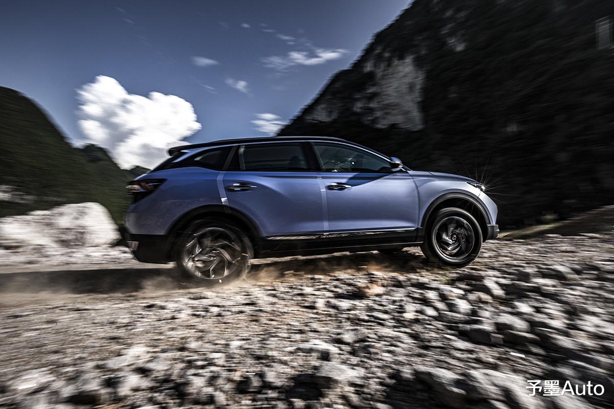 [长安汽车]盘它！为什么说东风风神AX7是12万级标杆SUV？