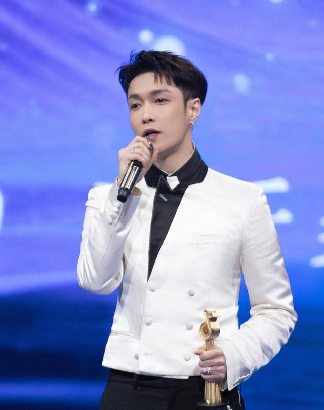 张艺兴|从热烈到失望，张艺兴粉丝发脱粉长文一呼百应，其中原因令人咋舌