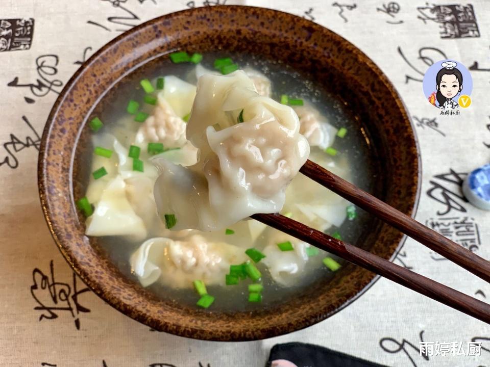 馄饨|早餐不将就，吃上一碗胃里暖乎乎，美味又营养，大人孩子都爱吃