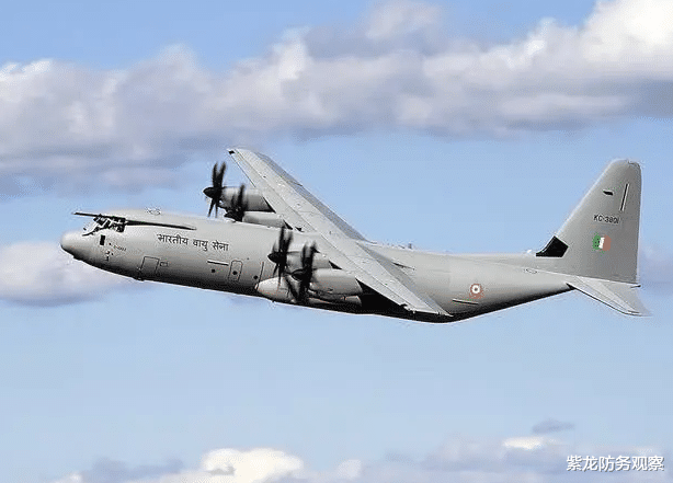 军人：边境桥梁被压断之后，印度动用大批运输机运兵，这次性质不一样了