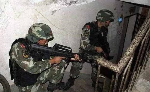 18岁走出大山，21岁持刀第一次杀人，作案最喜欢用锤子！