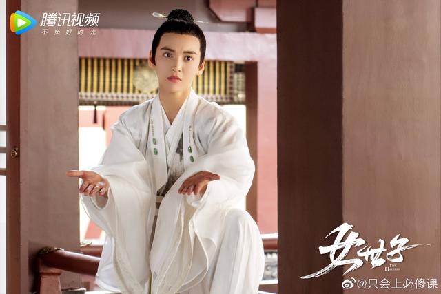 迪丽热巴|剧中令人惊叹的女扮男装，热巴赵丽颖没什么，看到她：雌雄莫辨！