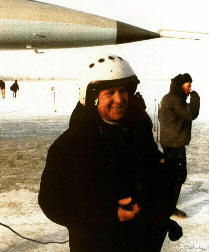 米格|苏联科技的巅峰,被人遗忘的五代战机:米格MFI重型战斗机