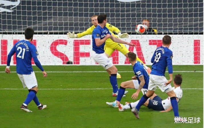 热刺@热刺队长罕见暴怒！冲孙兴慜大发雷霆，3队友差点没拦住