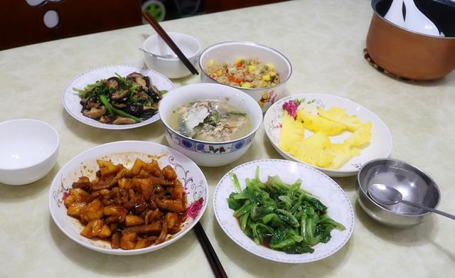 辣椒|婆婆做的晚餐每天不重样，花钱少吃的好，怪不得儿子不肯回来！