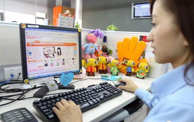 淘宝■拼多多商品更便宜，为啥学生党却更喜欢淘宝？网友的回答一针见血