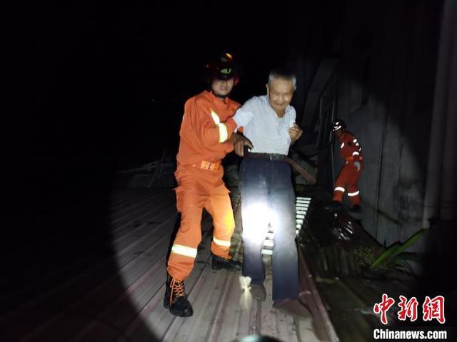 达米恩·利拉德|四川汉源山体滑坡：目前已救出4人 仍有5人失联