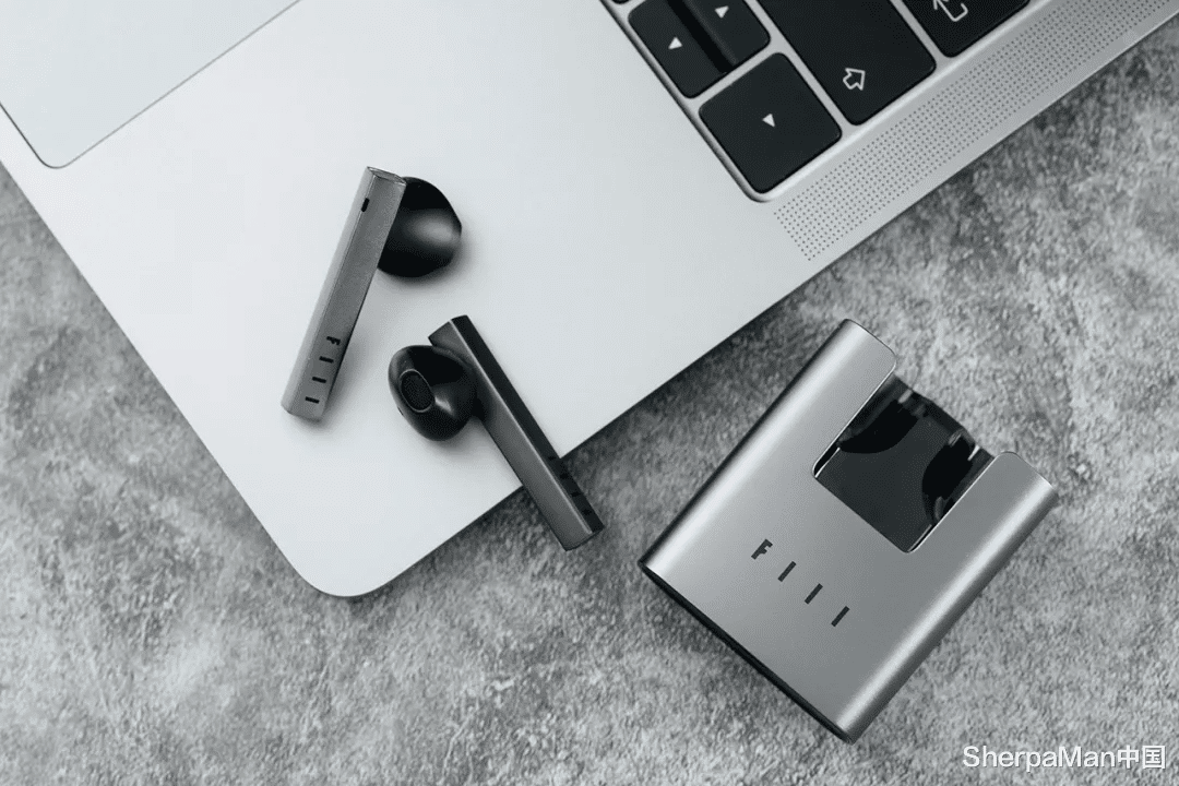 身份证|汪峰“抢”小米生意！请德国宝马匠心设计做耳机，才卖百元苹果都没料到！