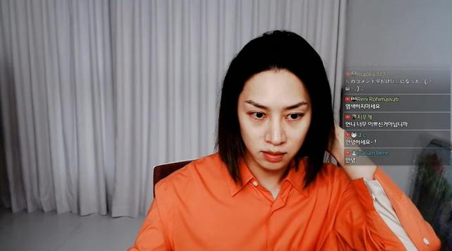 【发型】Super Junior金希澈直播中挑战连换五种发型，36岁拥有超强颜值