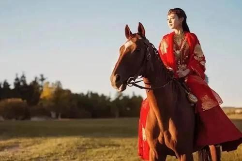 古装剧:“以为是烂剧,却越看越上瘾”的4部古装剧,没看过的算是亏了