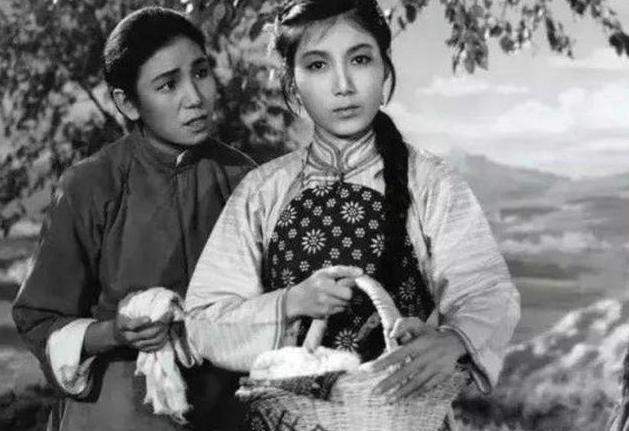 赵丽蓉|2000年,赵丽蓉临终留下遗言,“义子”巩汉林守灵后永远离开春晚