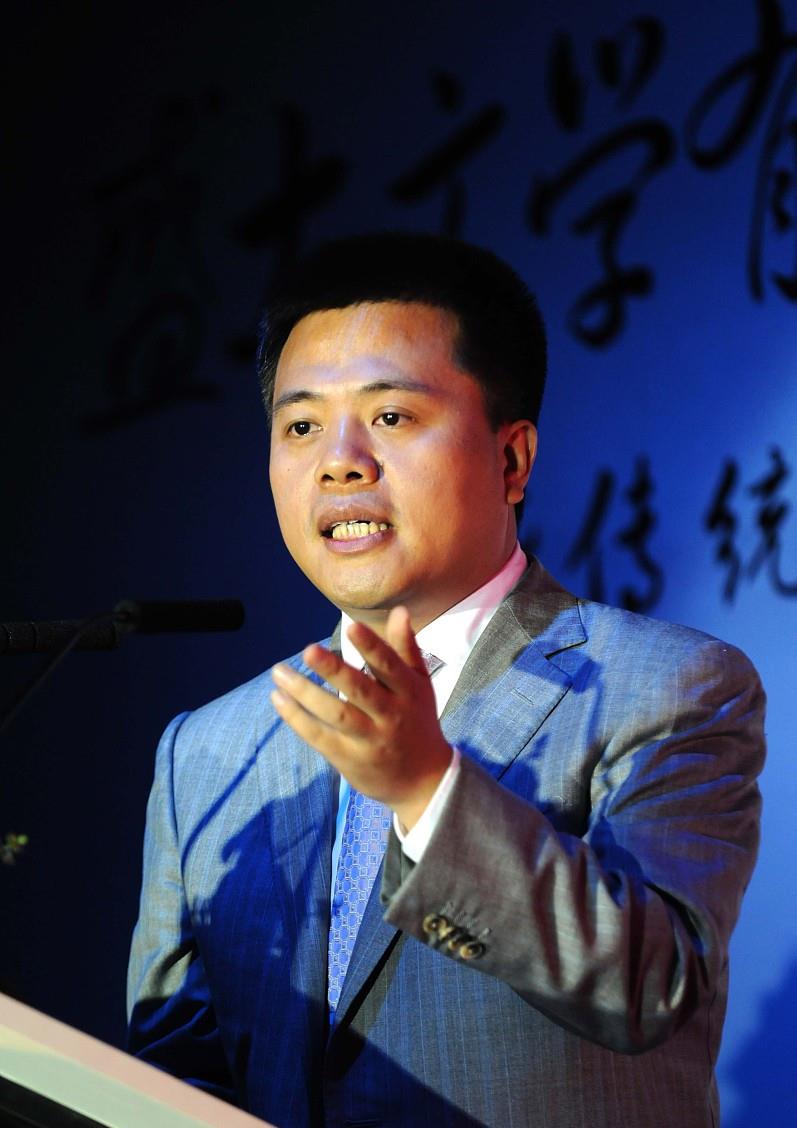 美国队|那个向美国捐款70亿中国老板，连遭武磊和恒大股东拒绝，球迷叫好