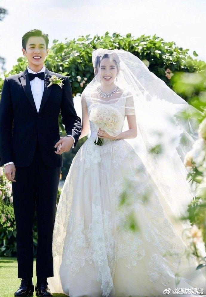 [唐艺昕]中国唯一一对敢在爱尔兰结婚的明星生女宝宝了，粉丝：祝福你们！