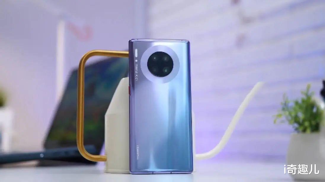 #iphone11#三星打五折，华为越来越香，7连冠的苹果iPhone 11迎来对手