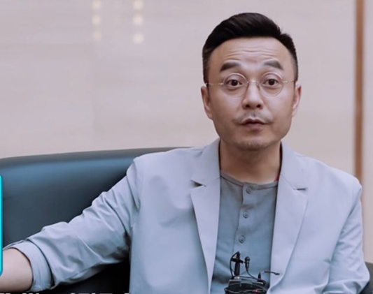 「湖南卫视」湖南卫视最后悔捧的人:一首歌走红全国, 却让汪涵都下不了台