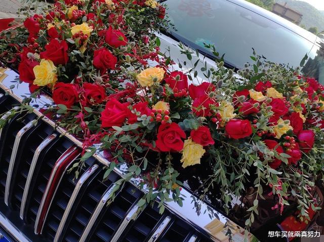 「红旗hs7」40万元买到红旗HS7,作为婚礼头车,车友会成员很团结,一呼百应
