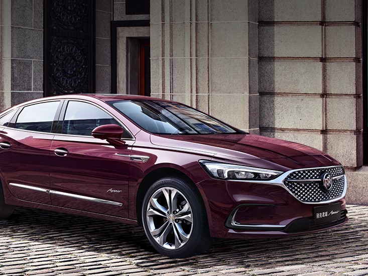 亚洲龙■别克君越对比亚洲龙：年近三十，选择B级车不应只要求低油耗