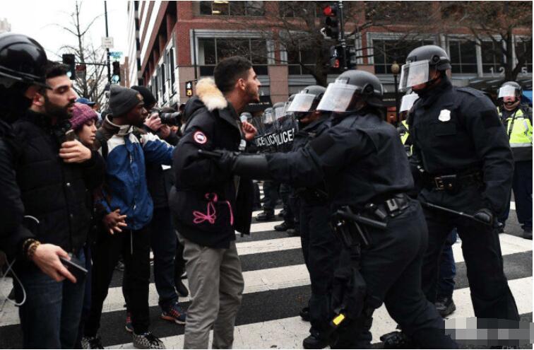 美国@北京时间6月6日,美国暴乱愈演愈烈,疫情却“神奇消失?”