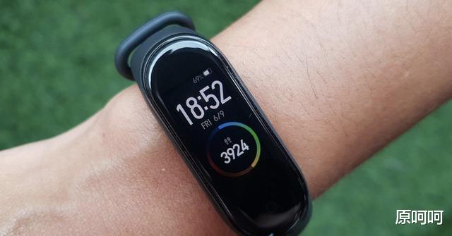 [小米科技]官宣！功能强大的小米智能手环 5以低价正式上市，您喜欢吗？