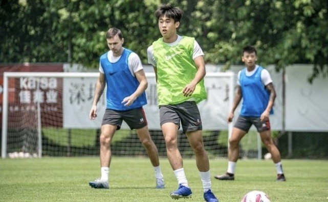 『中超』其他中超队快抢？曝英超新星被深足放弃！年仅20岁便获看好能进国足