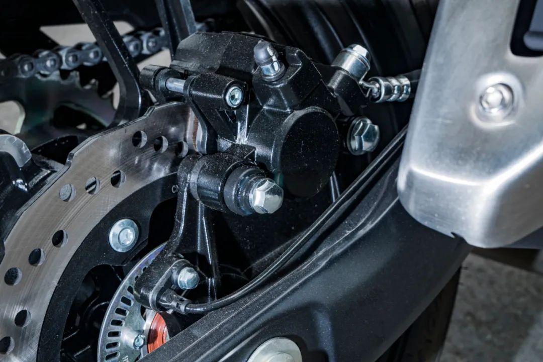 「动力」岂止工艺：豪爵DR300开箱日志，一款世界级水准的街车