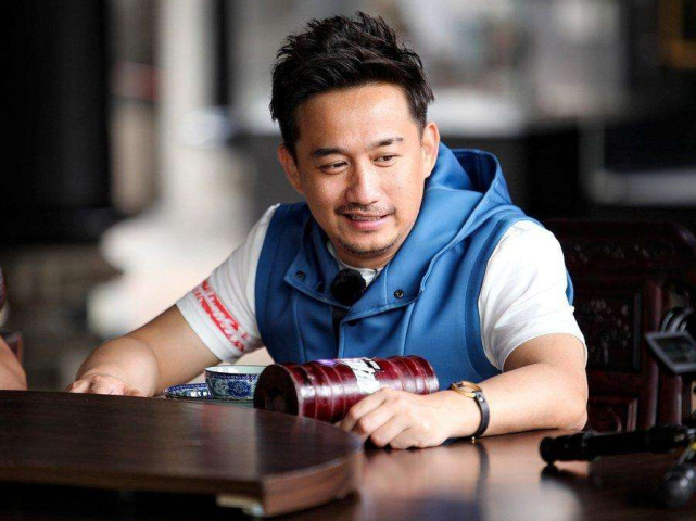 [黄磊]还记得黄磊的四位得意门生吗？前三位成一线演员，而他因事坐牢被遗忘