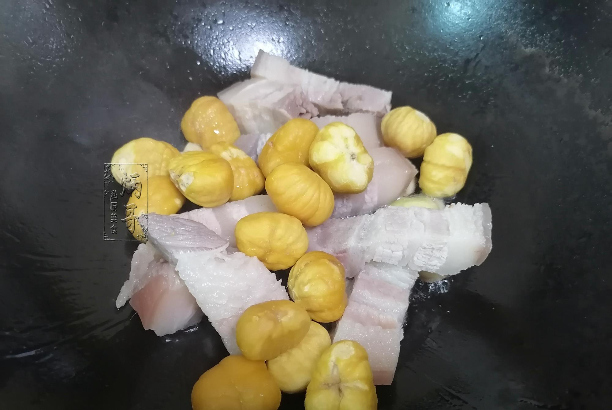 板栗|此物现在刚上市，1斤6块钱，和它是绝配，炖一锅香甜软糯，超下饭