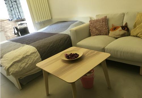 『』一家四口蜗居在40平的小房子里，我敢说没人比我家还小了吧！