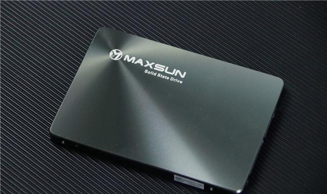 「ssd」459元买到512G固态硬盘！拆解竟是闪迪颗粒，开机仅8秒