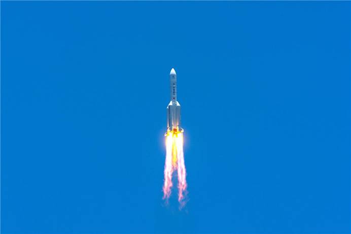 月球|帮地球和月球拍完合影后，天问一号修正了轨道，极速飞向火星