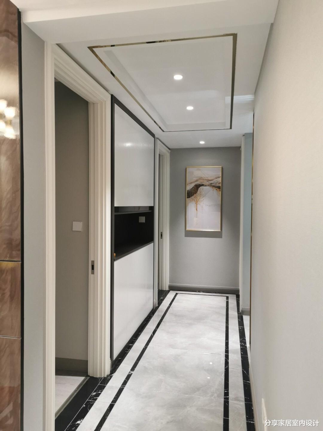 『』学她家装修,电视墙很大气,过道打柜子太实用了,全屋都很喜欢!