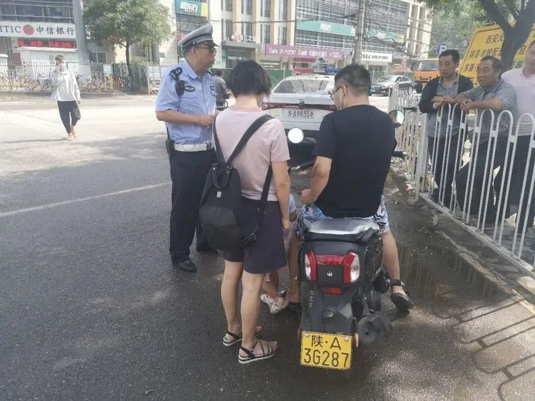 西安|双休日，街上全是交警，他们在干嘛？