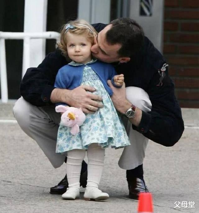 【西班牙】走出童话世界的西班牙公主莱昂诺尔将成为女王，气质出众