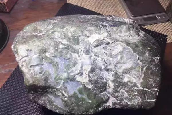 翡翠|还嫌会卡种嫩裂多？那是你不知道会卡的老蜡皮壳