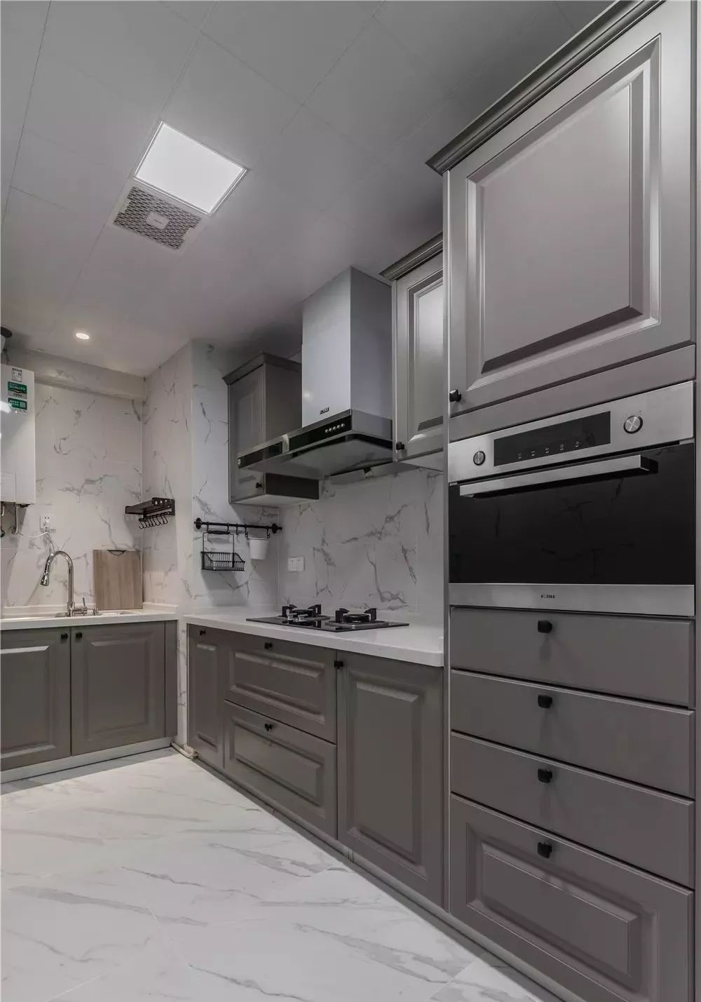 101㎡现代美式风，加入黄铜元素，让空间多一份轻奢感！