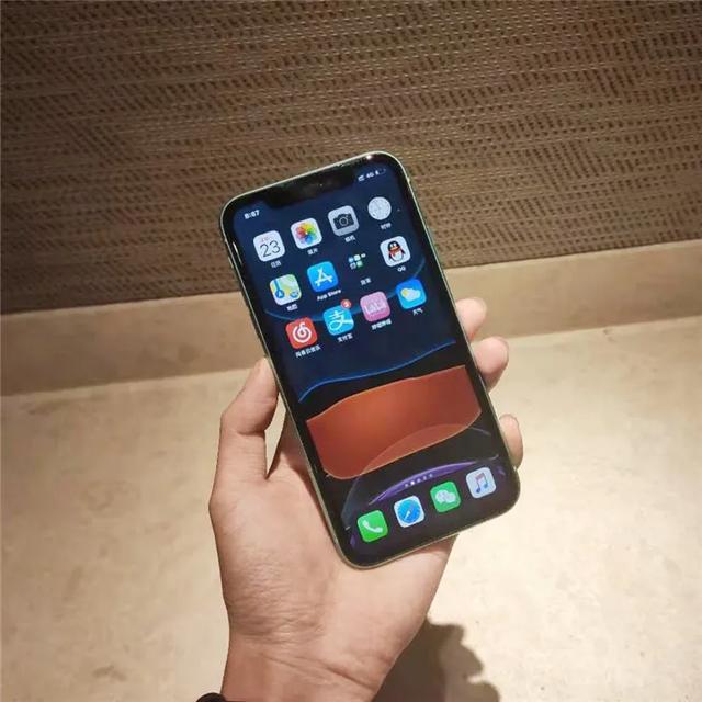 iphone11|用华为Mate30Pro换老婆的iPhone11，上手7天后：满肚子心里话