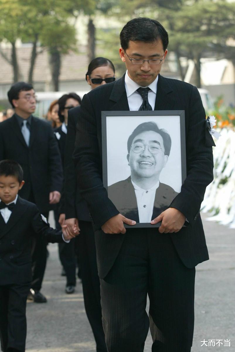 『姜文』17年前姜文携周韵大闹片场致电影停拍，两年后导演竟被活活累死！
