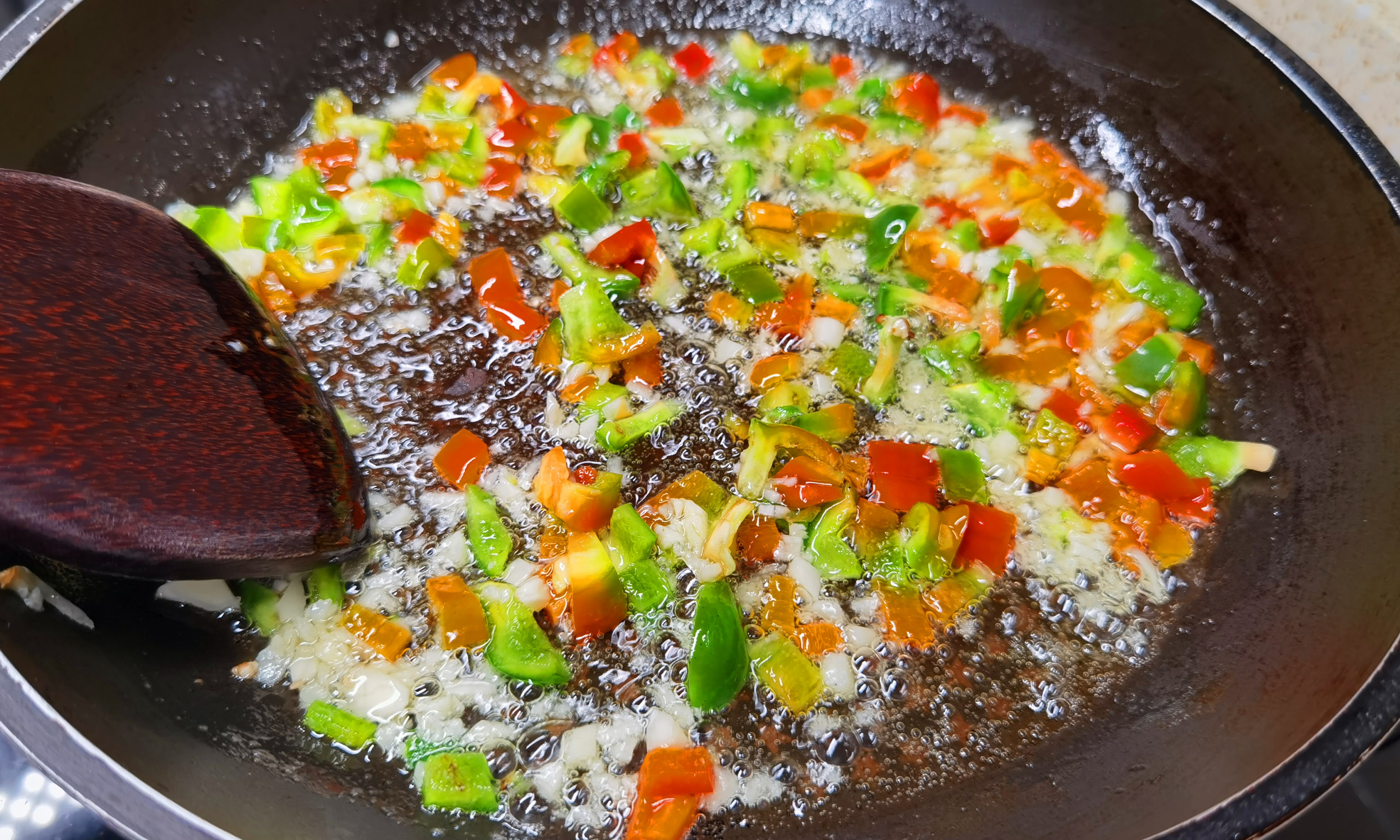 豆腐皮|入秋后，吃鸡鸭鱼肉，不如多给孩子吃它，才3块钱1斤，家家吃得起