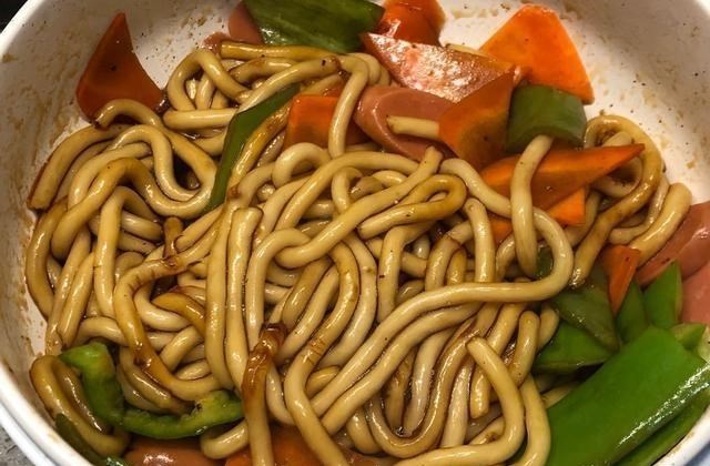 火腿|适合上班族和懒人的快手晚餐,咸鲜可口,10分钟搞定,好吃到舔盘