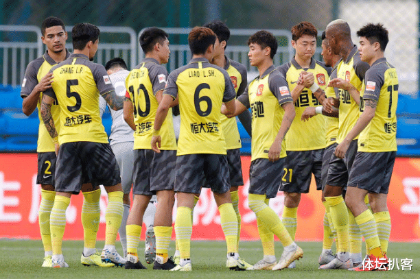 广州恒大|一场0-1让恒大获利好!头号对手踢3场就掉队,拿小组第一恐无悬念