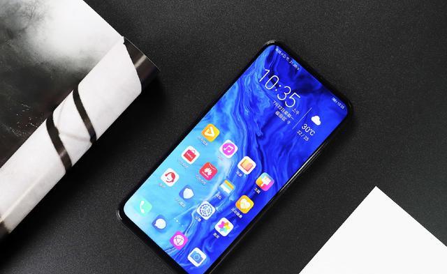 华为荣耀|内行人都会推荐的三款华为千元机，颜值高性能好，高配低价够良心