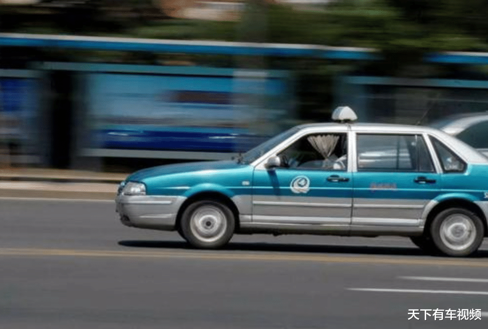 老司机▲为什么聪明人开车只开一个窗？老司机：都是经验，最好学着点